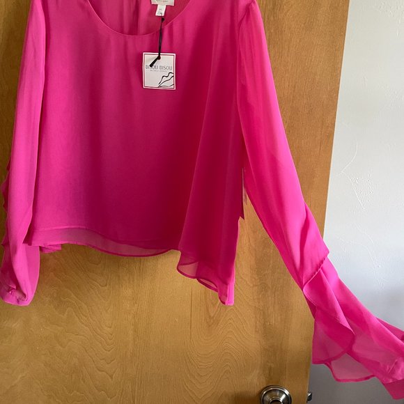 New! Lightweight Summer Blouse - Picture 2 of 5